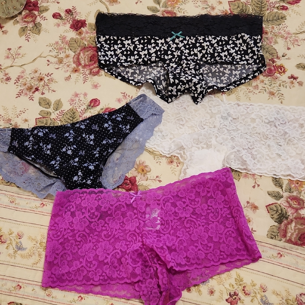 New! Without Tags *Maidenform Lace Panty Set - Black, White, Purple
